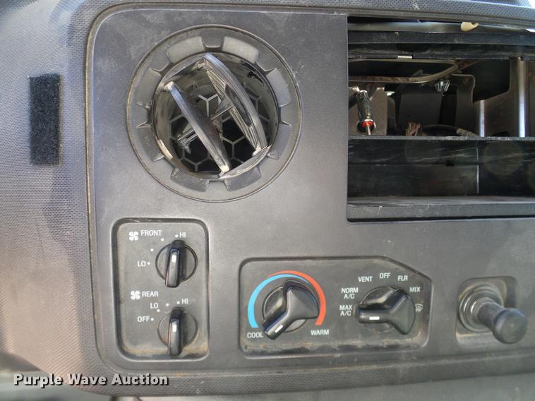 image for item DC2227 2011 Ford E350 Super Duty Extended van