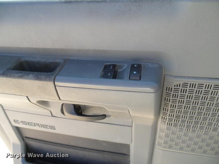 image for item DC2227 2011 Ford E350 Super Duty Extended van