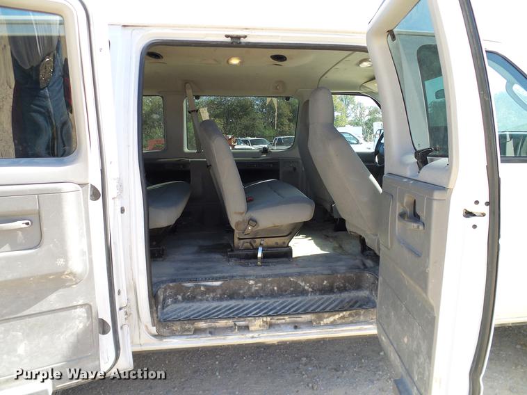 image for item DC2227 2011 Ford E350 Super Duty Extended van