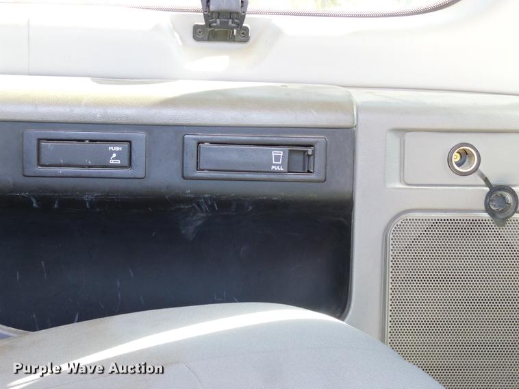 image for item DC2227 2011 Ford E350 Super Duty Extended van