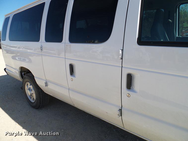 image for item DC2227 2011 Ford E350 Super Duty Extended van