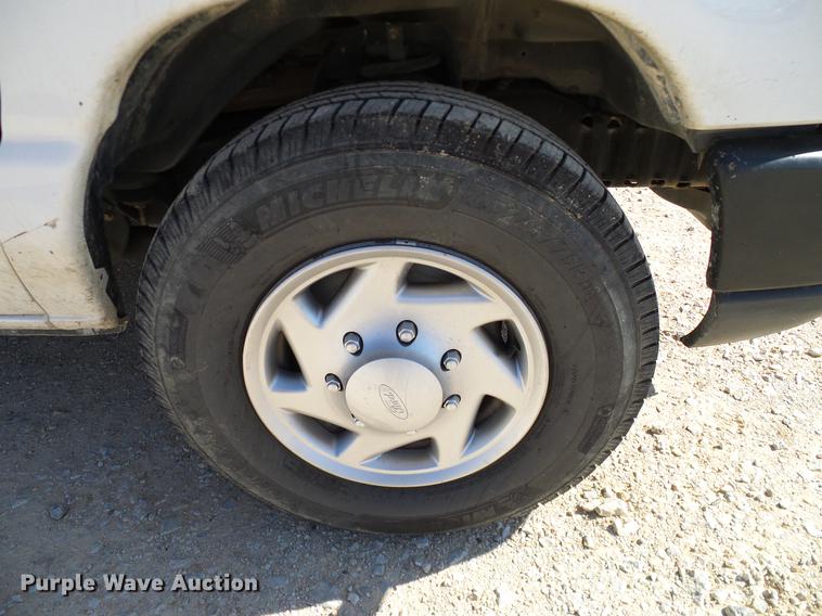 image for item DC2227 2011 Ford E350 Super Duty Extended van