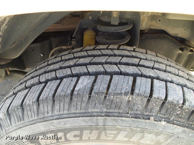 image for item DC2227 2011 Ford E350 Super Duty Extended van