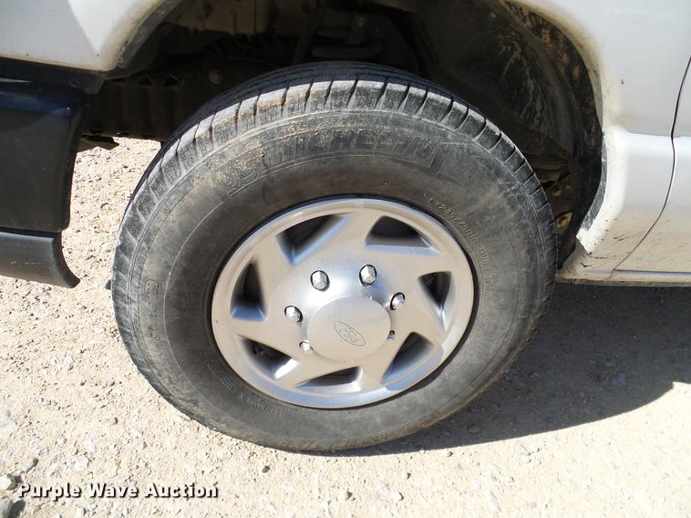 image for item DC2227 2011 Ford E350 Super Duty Extended van