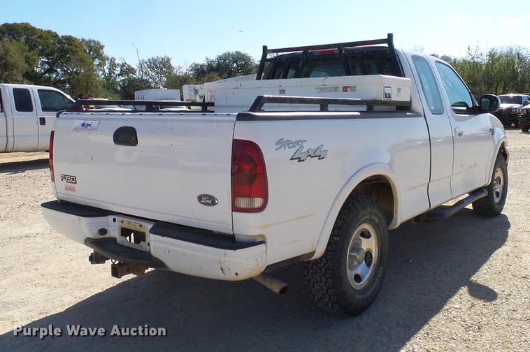 image for item DC2228 2003 Ford F150 SuperCab pickup truck