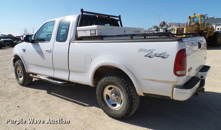 image for item DC2228 2003 Ford F150 SuperCab pickup truck