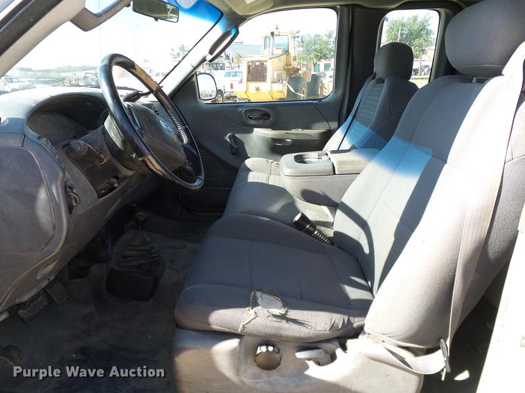 image for item DC2228 2003 Ford F150 SuperCab pickup truck