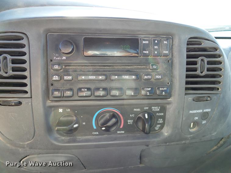 image for item DC2228 2003 Ford F150 SuperCab pickup truck