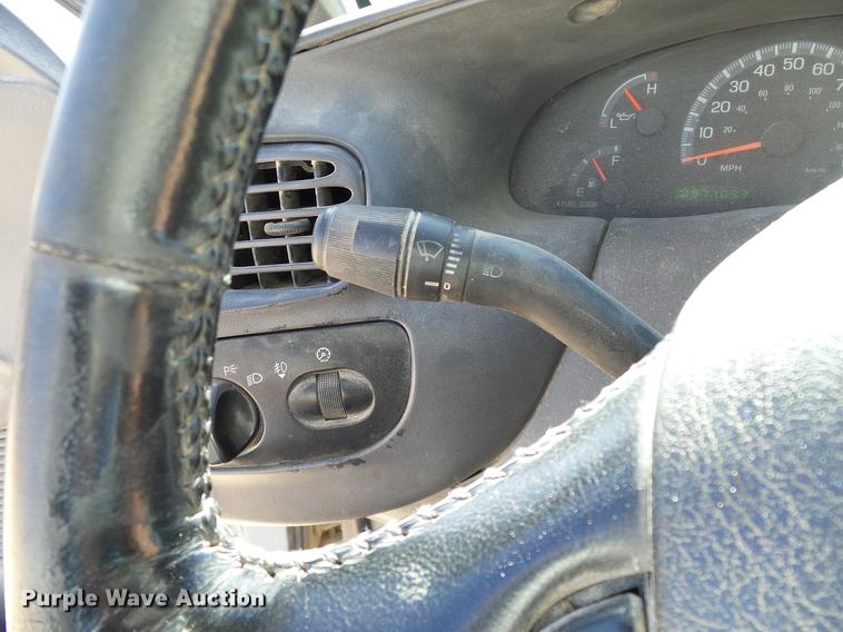 image for item DC2228 2003 Ford F150 SuperCab pickup truck