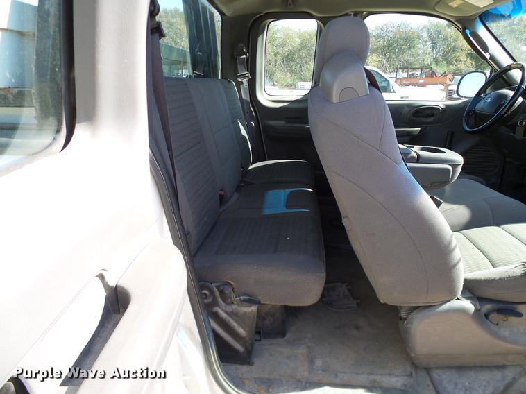 image for item DC2228 2003 Ford F150 SuperCab pickup truck