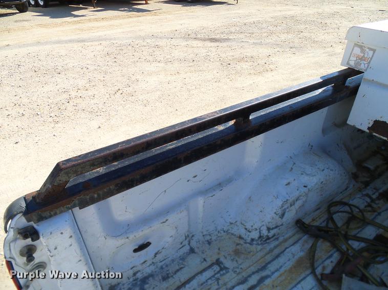 image for item DC2228 2003 Ford F150 SuperCab pickup truck