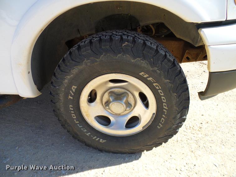 image for item DC2228 2003 Ford F150 SuperCab pickup truck