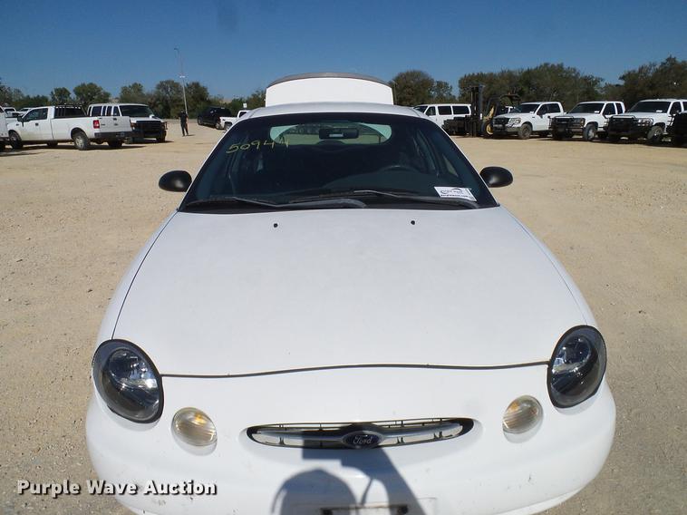 image for item DC2229 1999 Ford Taurus