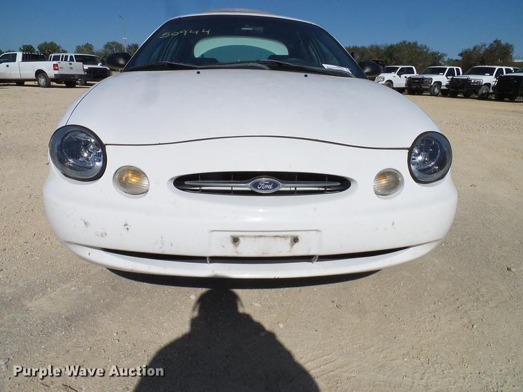 image for item DC2229 1999 Ford Taurus