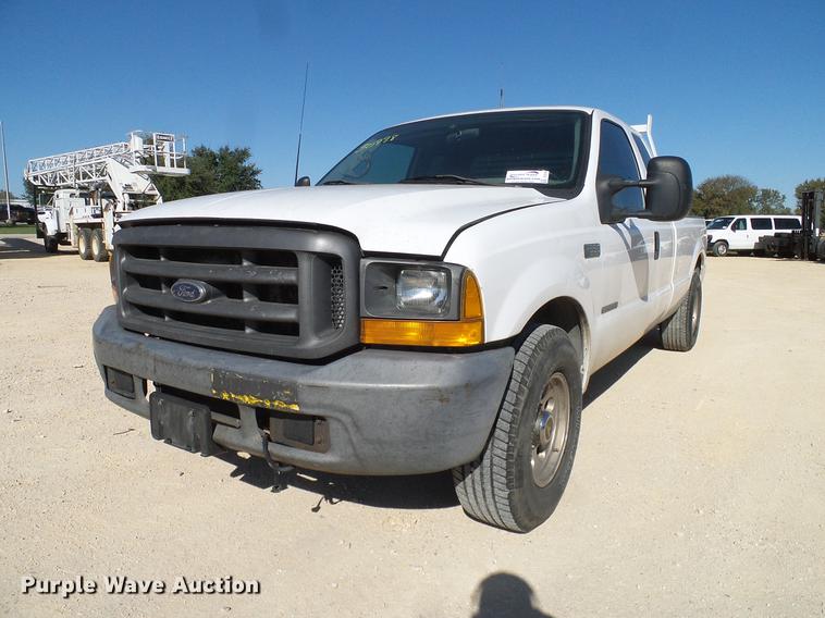 image for item DC2230 1999 Ford F350 Super Duty SuperCab pickup truck
