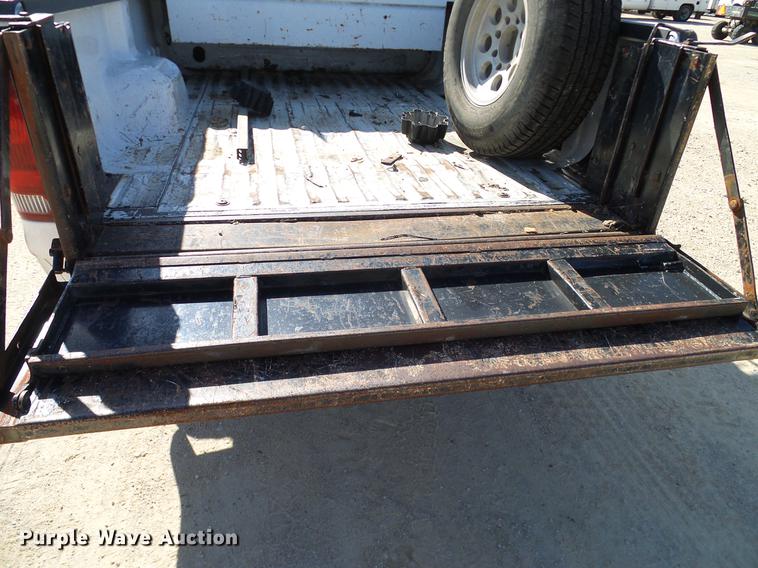 image for item DC2230 1999 Ford F350 Super Duty SuperCab pickup truck