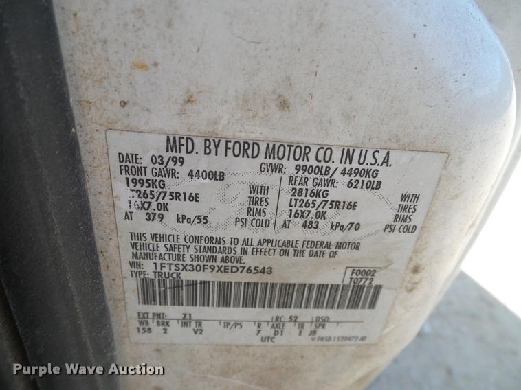 image for item DC2230 1999 Ford F350 Super Duty SuperCab pickup truck