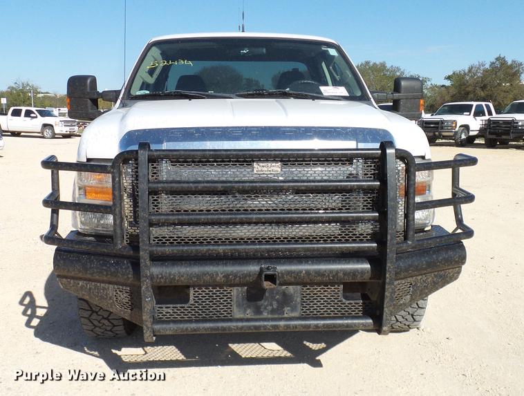 image for item DC2231 2010 Ford F350 Super Duty SuperCab pickup truck cab and chassis