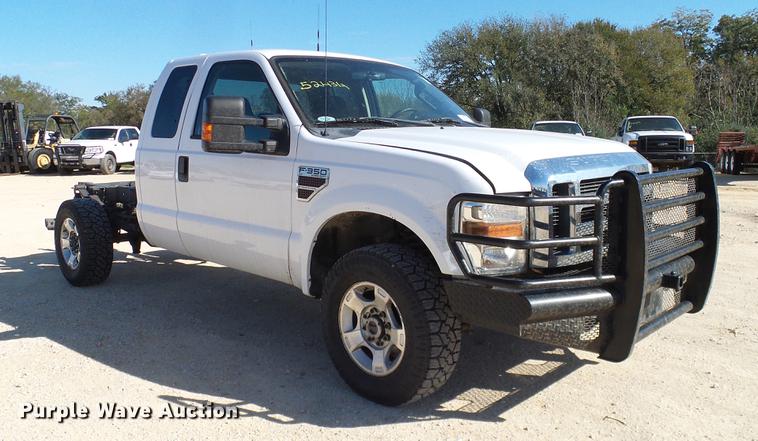 image for item DC2231 2010 Ford F350 Super Duty SuperCab pickup truck cab and chassis