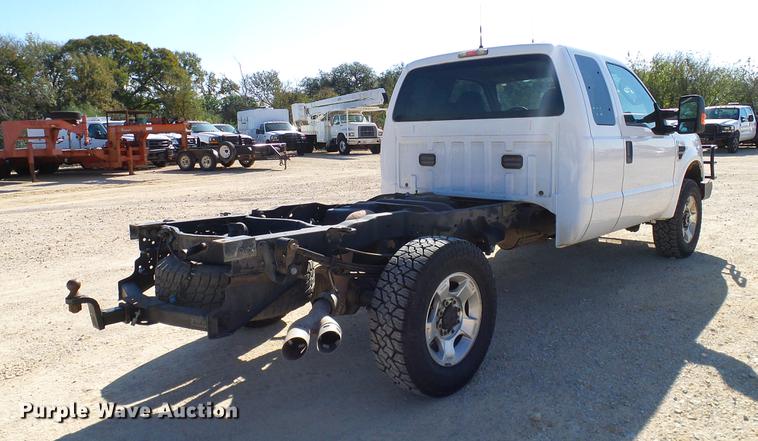 image for item DC2231 2010 Ford F350 Super Duty SuperCab pickup truck cab and chassis