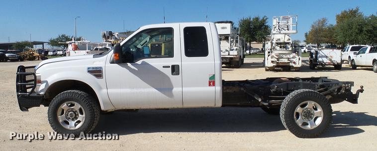 image for item DC2231 2010 Ford F350 Super Duty SuperCab pickup truck cab and chassis