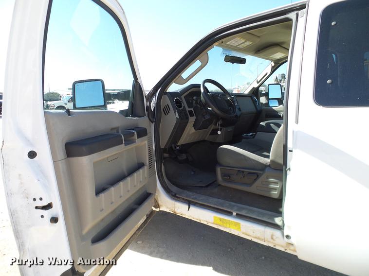 image for item DC2231 2010 Ford F350 Super Duty SuperCab pickup truck cab and chassis