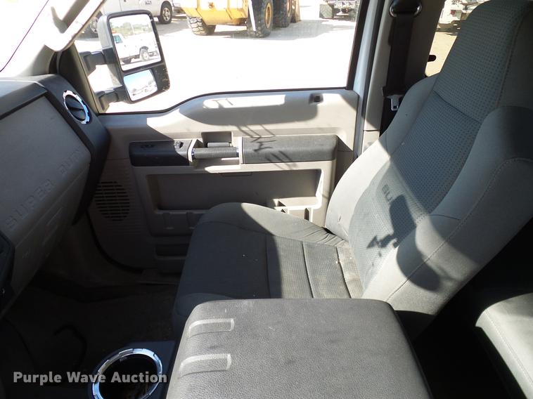 image for item DC2231 2010 Ford F350 Super Duty SuperCab pickup truck cab and chassis