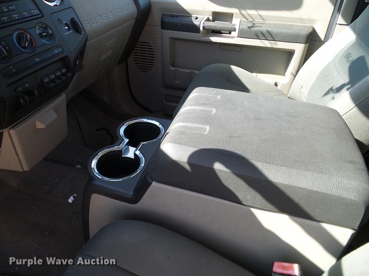 image for item DC2231 2010 Ford F350 Super Duty SuperCab pickup truck cab and chassis