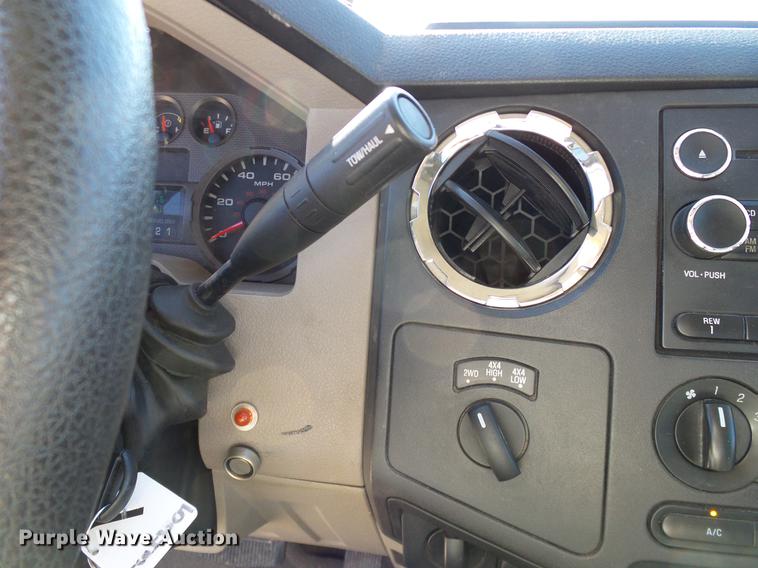 image for item DC2231 2010 Ford F350 Super Duty SuperCab pickup truck cab and chassis