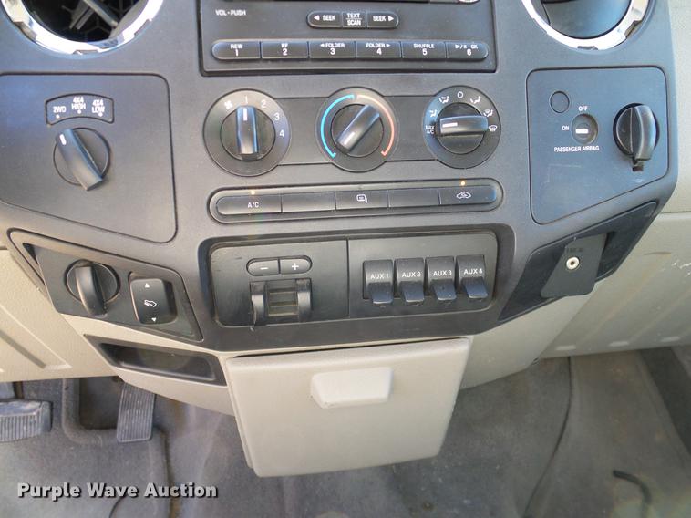 image for item DC2231 2010 Ford F350 Super Duty SuperCab pickup truck cab and chassis