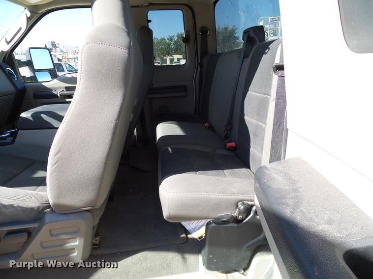 image for item DC2231 2010 Ford F350 Super Duty SuperCab pickup truck cab and chassis