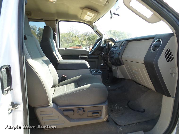 image for item DC2231 2010 Ford F350 Super Duty SuperCab pickup truck cab and chassis