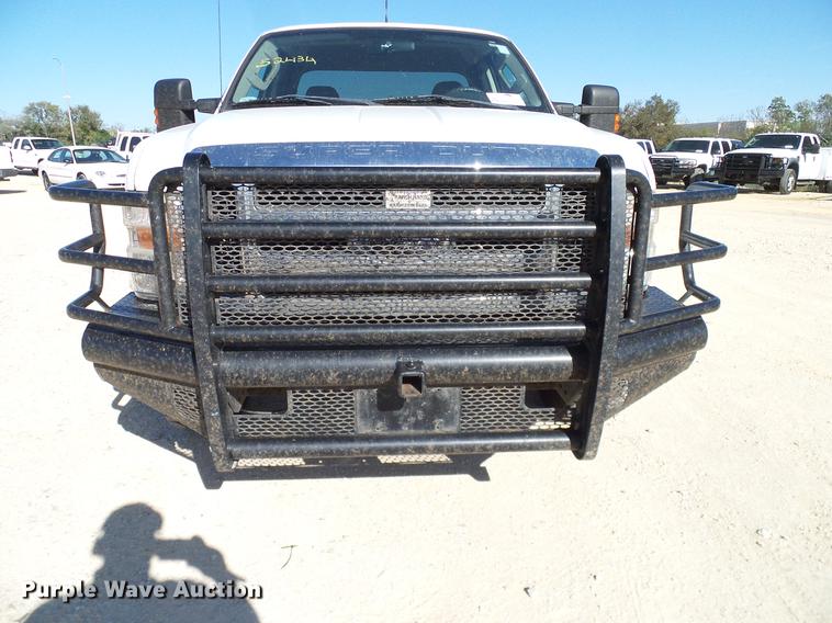 image for item DC2231 2010 Ford F350 Super Duty SuperCab pickup truck cab and chassis