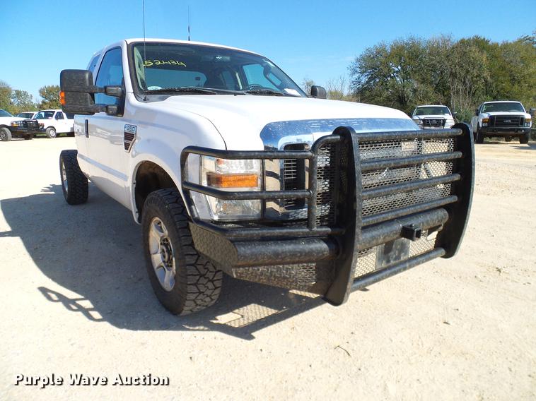 image for item DC2231 2010 Ford F350 Super Duty SuperCab pickup truck cab and chassis