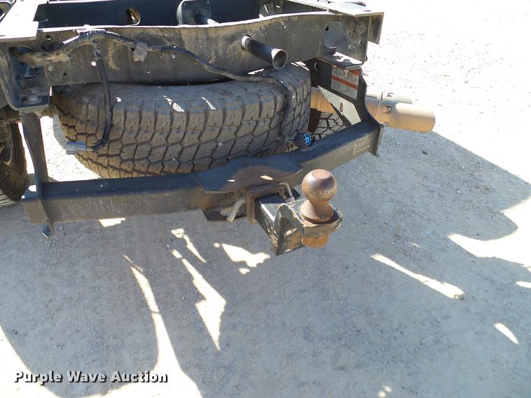 image for item DC2231 2010 Ford F350 Super Duty SuperCab pickup truck cab and chassis