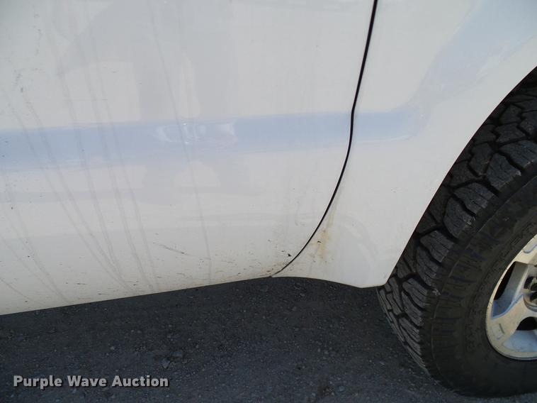 image for item DC2231 2010 Ford F350 Super Duty SuperCab pickup truck cab and chassis