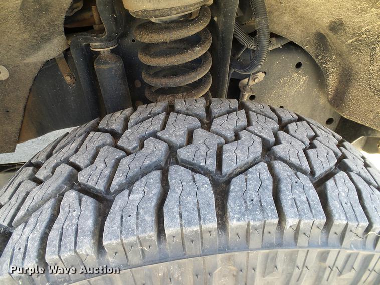 image for item DC2231 2010 Ford F350 Super Duty SuperCab pickup truck cab and chassis