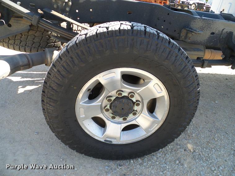 image for item DC2231 2010 Ford F350 Super Duty SuperCab pickup truck cab and chassis