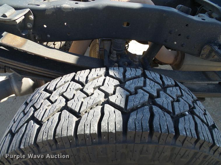 image for item DC2231 2010 Ford F350 Super Duty SuperCab pickup truck cab and chassis