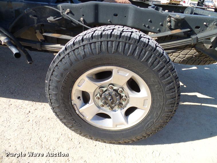 image for item DC2231 2010 Ford F350 Super Duty SuperCab pickup truck cab and chassis