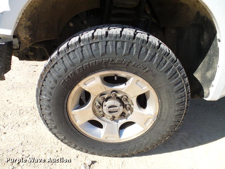 image for item DC2231 2010 Ford F350 Super Duty SuperCab pickup truck cab and chassis