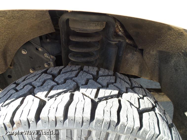 image for item DC2231 2010 Ford F350 Super Duty SuperCab pickup truck cab and chassis