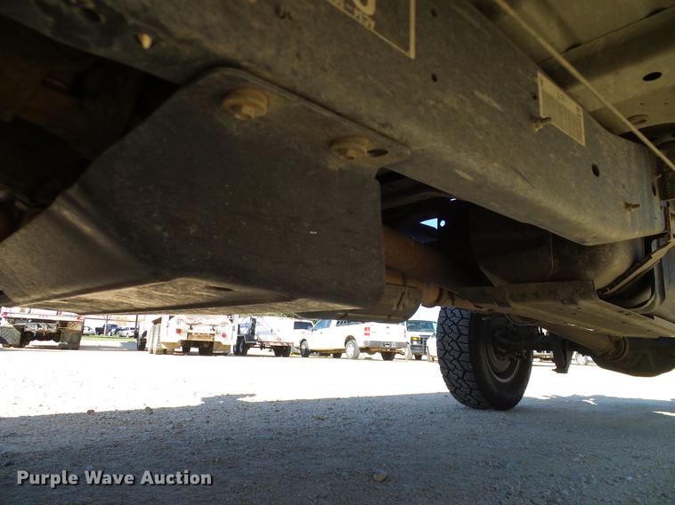 image for item DC2231 2010 Ford F350 Super Duty SuperCab pickup truck cab and chassis