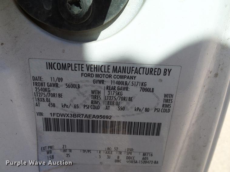 image for item DC2231 2010 Ford F350 Super Duty SuperCab pickup truck cab and chassis