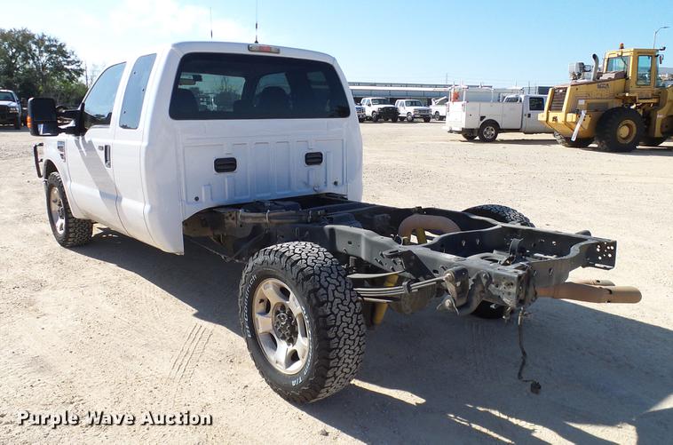 image for item DC2232 2010 Ford F350 Super Duty SuperCab pickup truck chassis