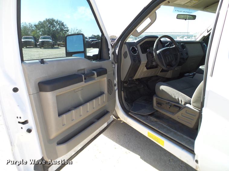 image for item DC2232 2010 Ford F350 Super Duty SuperCab pickup truck chassis