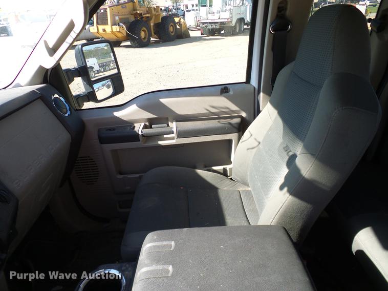 image for item DC2232 2010 Ford F350 Super Duty SuperCab pickup truck chassis