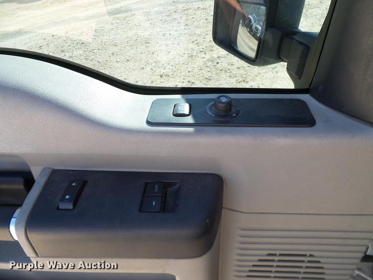 image for item DC2232 2010 Ford F350 Super Duty SuperCab pickup truck chassis