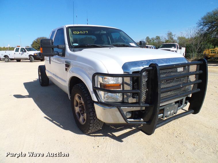 image for item DC2232 2010 Ford F350 Super Duty SuperCab pickup truck chassis