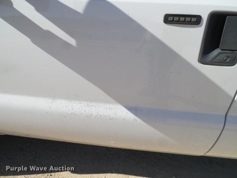 image for item DC2232 2010 Ford F350 Super Duty SuperCab pickup truck chassis